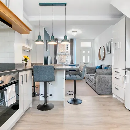 펜션 Refurbished 2 Bed Close To - Pass The Keys