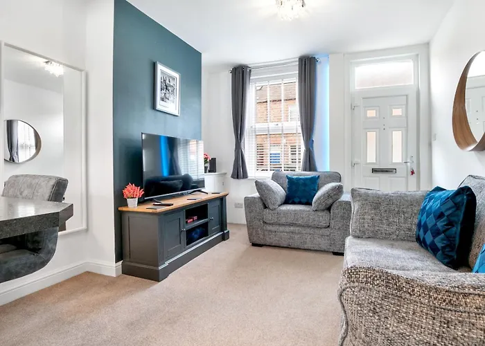 Refurbished 2 Bed Close To - Pass The Keys Йорк