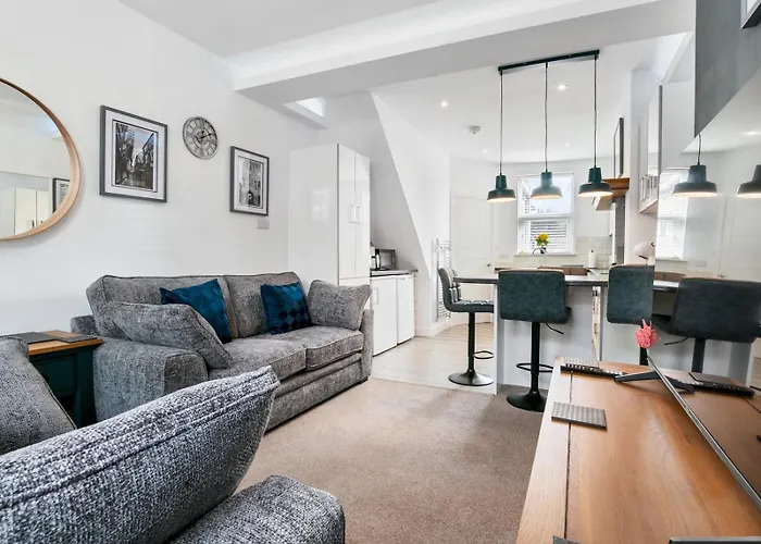 Дом отдыха Refurbished 2 Bed Close To - Pass The Keys Йорк