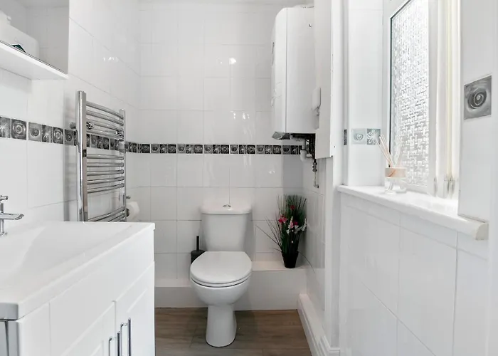 Дом отдыха Refurbished 2 Bed Close To - Pass The Keys Йорк